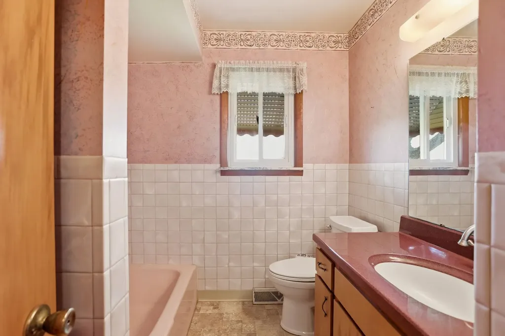 2388 S Portsmouth Road Bridgeport Charter Township MI 48601