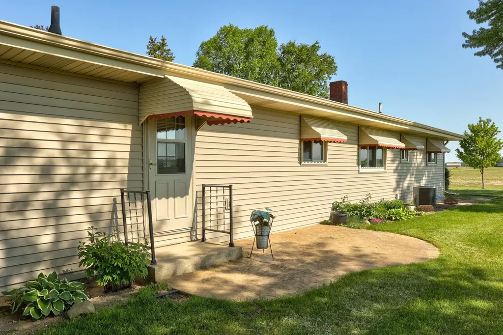 2388 S Portsmouth Road Bridgeport Charter Township MI 48601