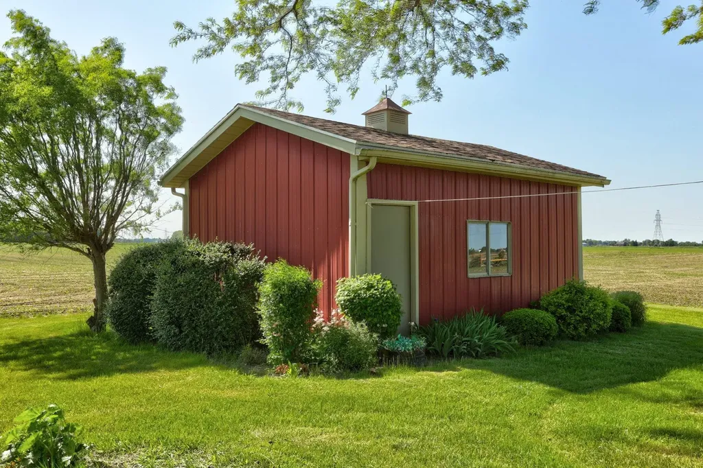 2388 S Portsmouth Road Bridgeport Charter Township MI 48601