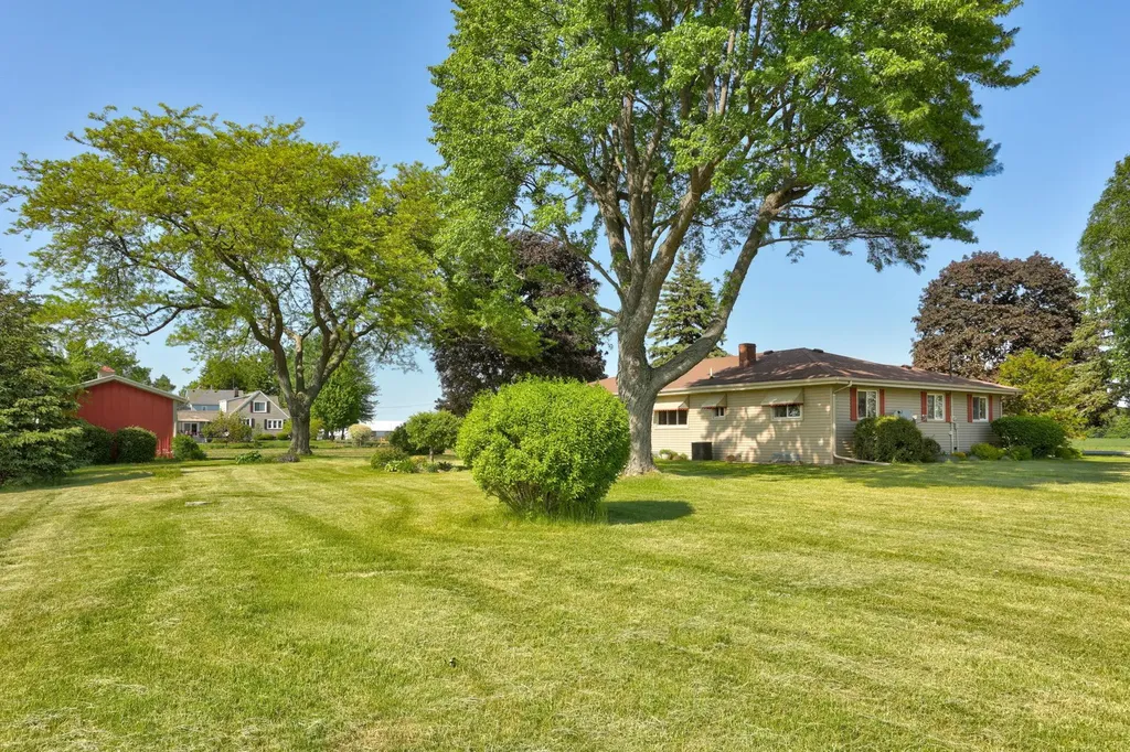 2388 S Portsmouth Road Bridgeport Charter Township MI 48601