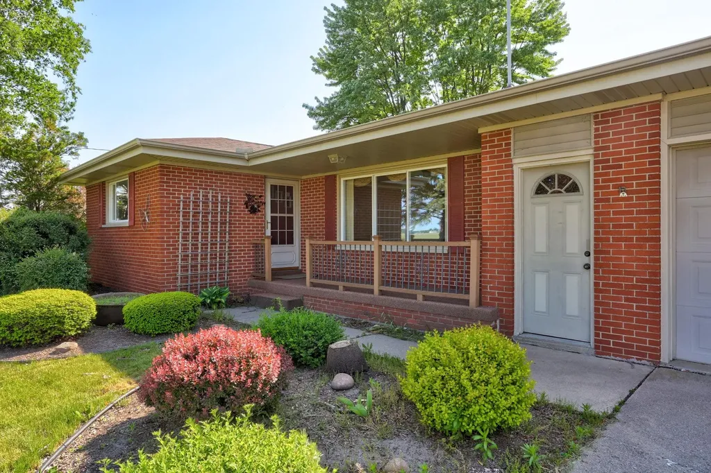 2388 S Portsmouth Road Bridgeport Charter Township MI 48601