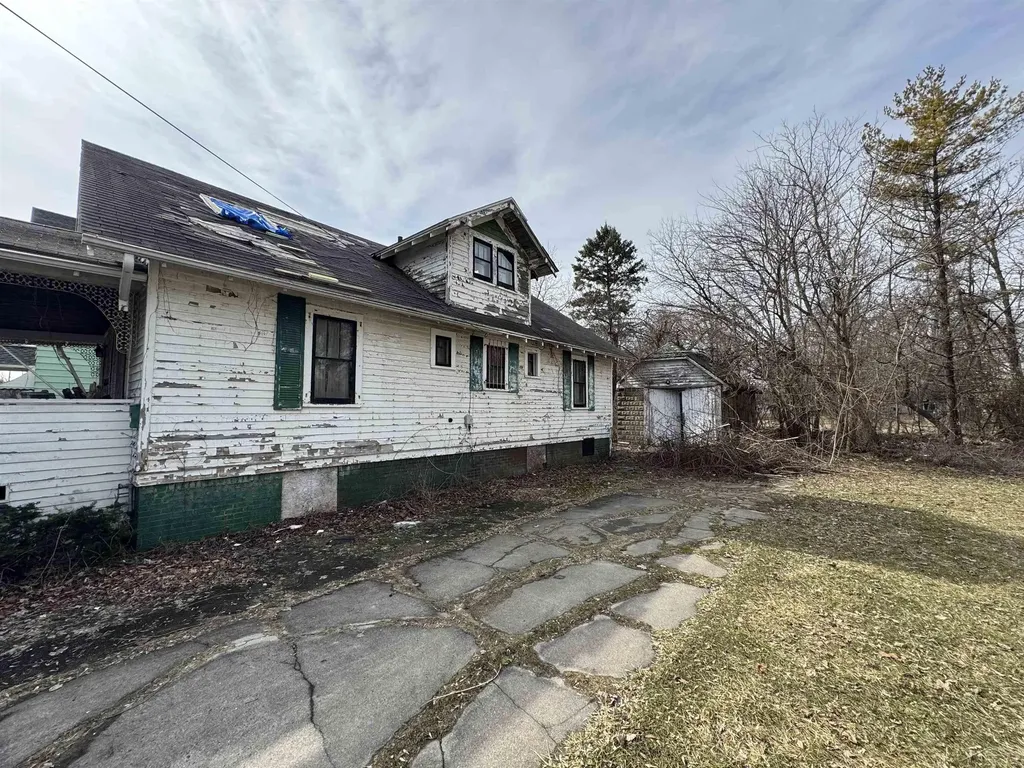 213 S 12th Street Saginaw City MI 48601
