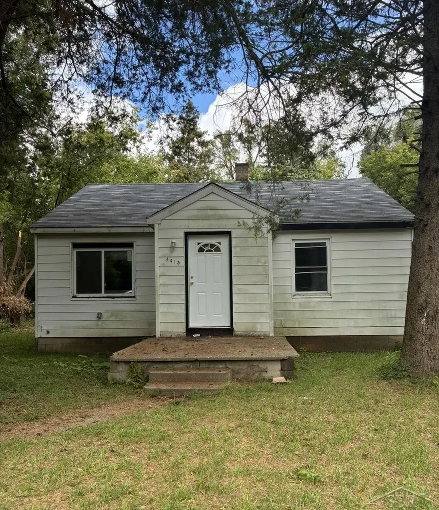 4415 Hiland Street Buena Vista Charter Township MI 48601