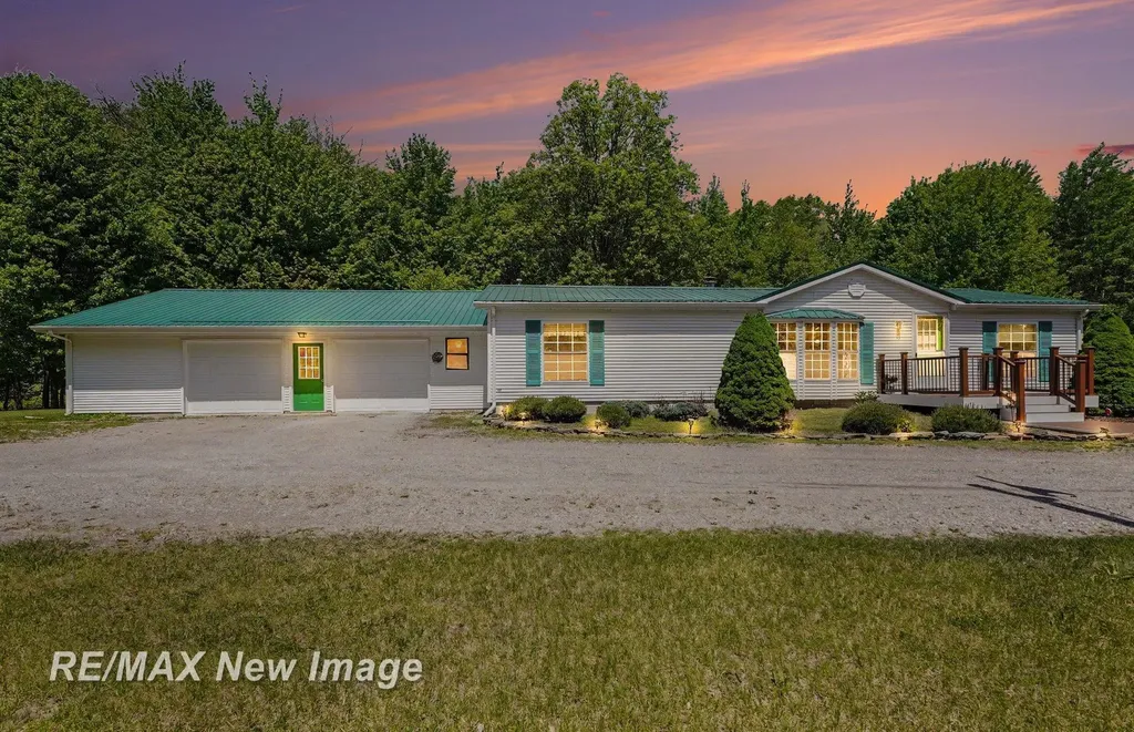 2827 N Eleven Mile Road Jerome Township MI 48618