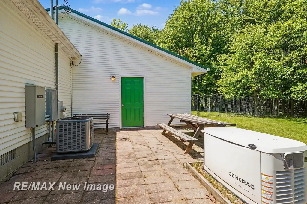 2827 N Eleven Mile Road Jerome Township MI 48618