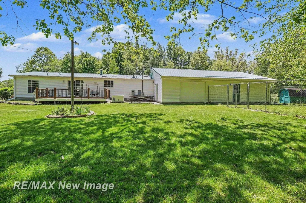 2827 N Eleven Mile Road Jerome Township MI 48618