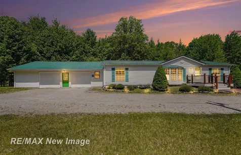 2827 N Eleven Mile Road Jerome Township MI 48618