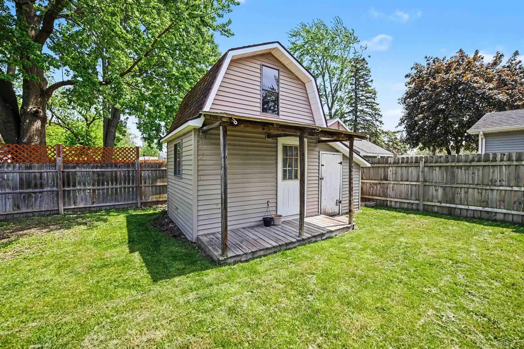 434 N River Road Thomas Township MI 48609