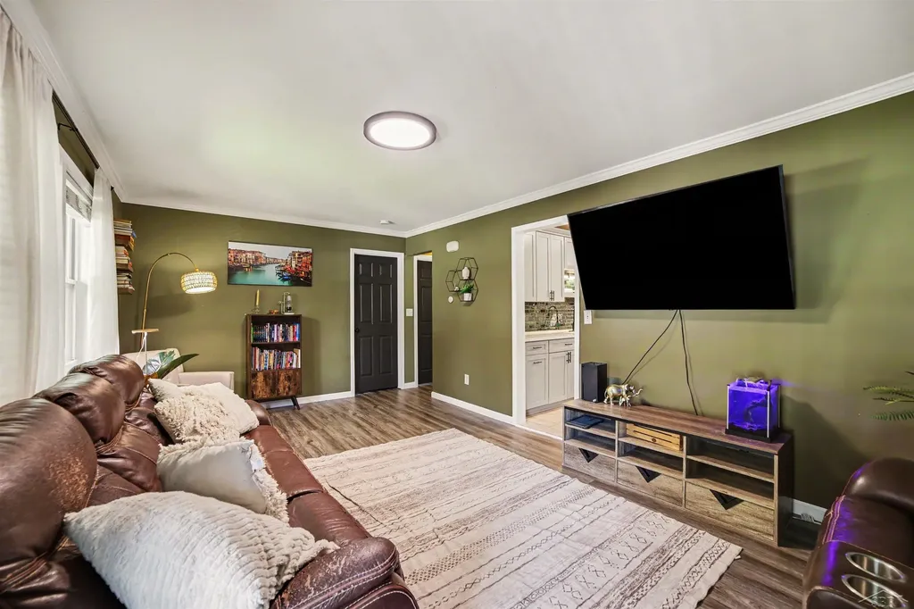 434 N River Road Thomas Township MI 48609