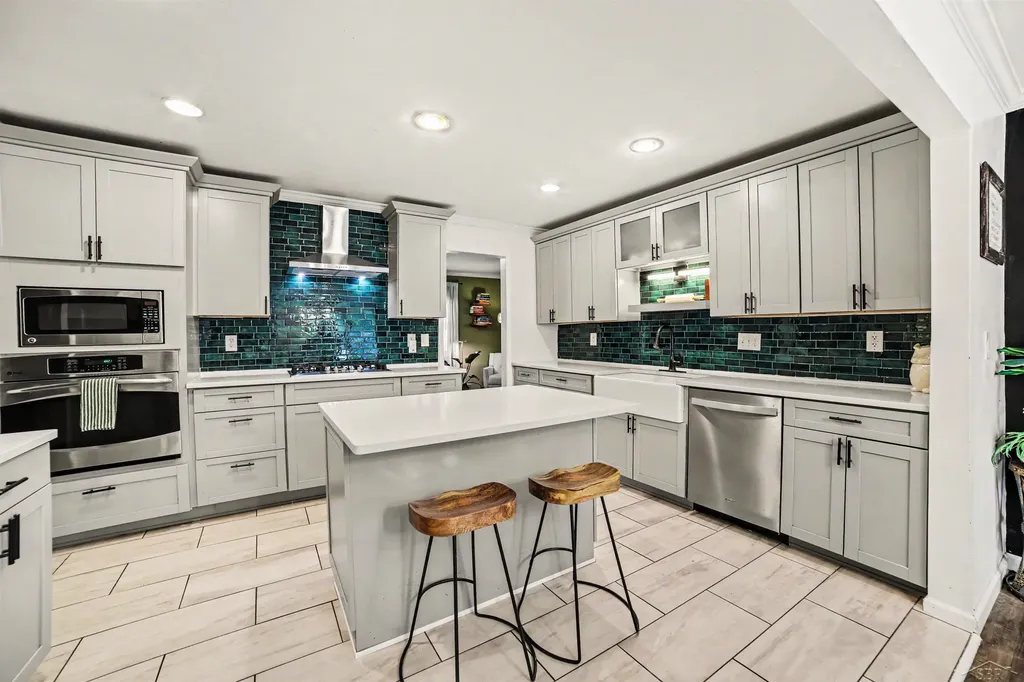 434 N River Road Thomas Township MI 48609