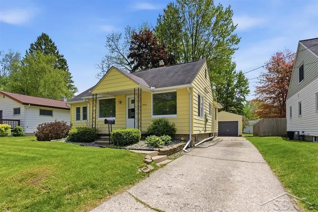 1402 Wyllys Street Midland City MI 48642
