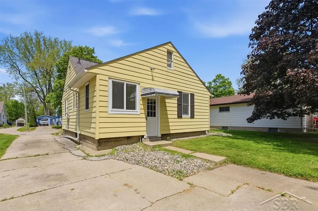 1402 Wyllys Street Midland City MI 48642