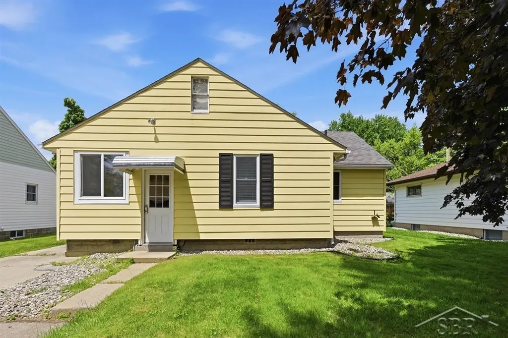 1402 Wyllys Street Midland City MI 48642