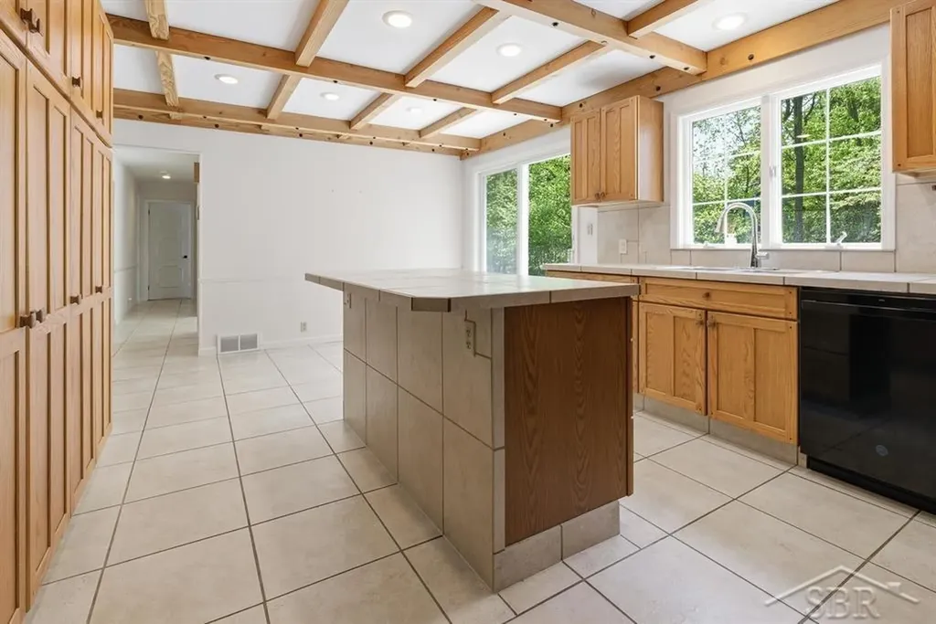 2109 Dilloway Drive Midland City MI 48640
