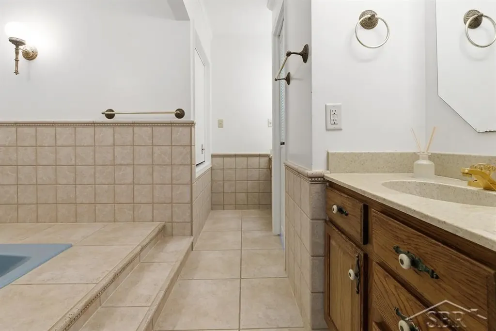 2109 Dilloway Drive Midland City MI 48640