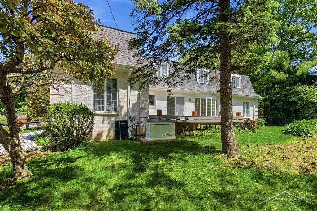 2109 Dilloway Drive Midland City MI 48640