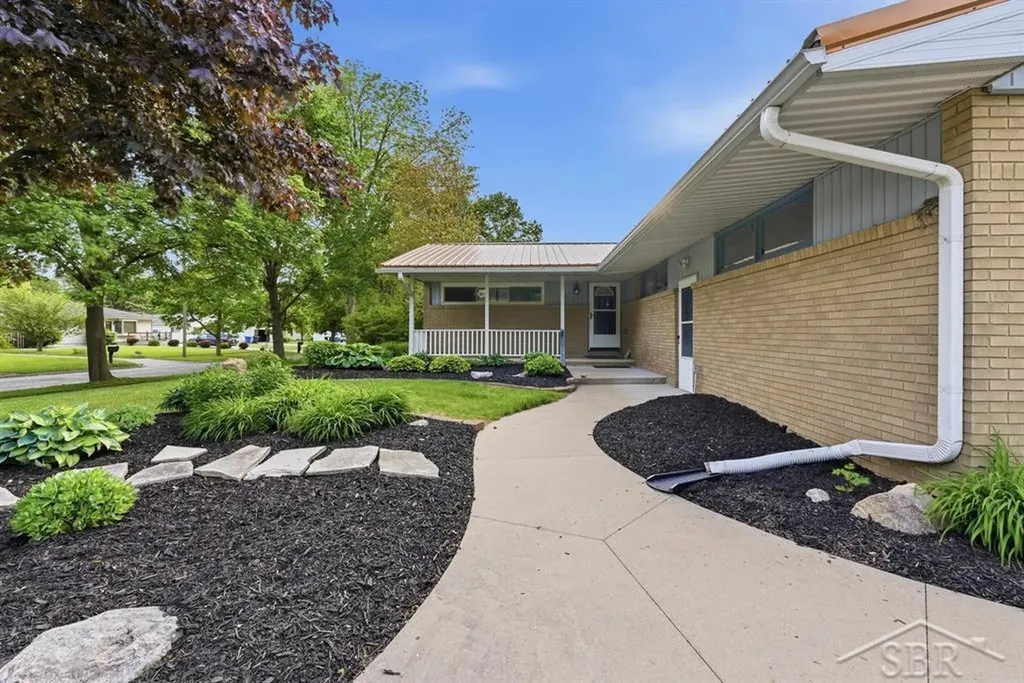 3601 Sharon Road Midland City MI 48642