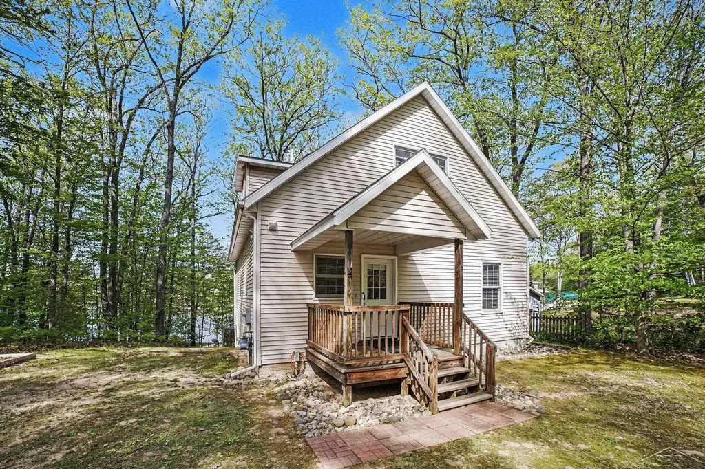 7620 Beech Street Garfield Township MI 48632