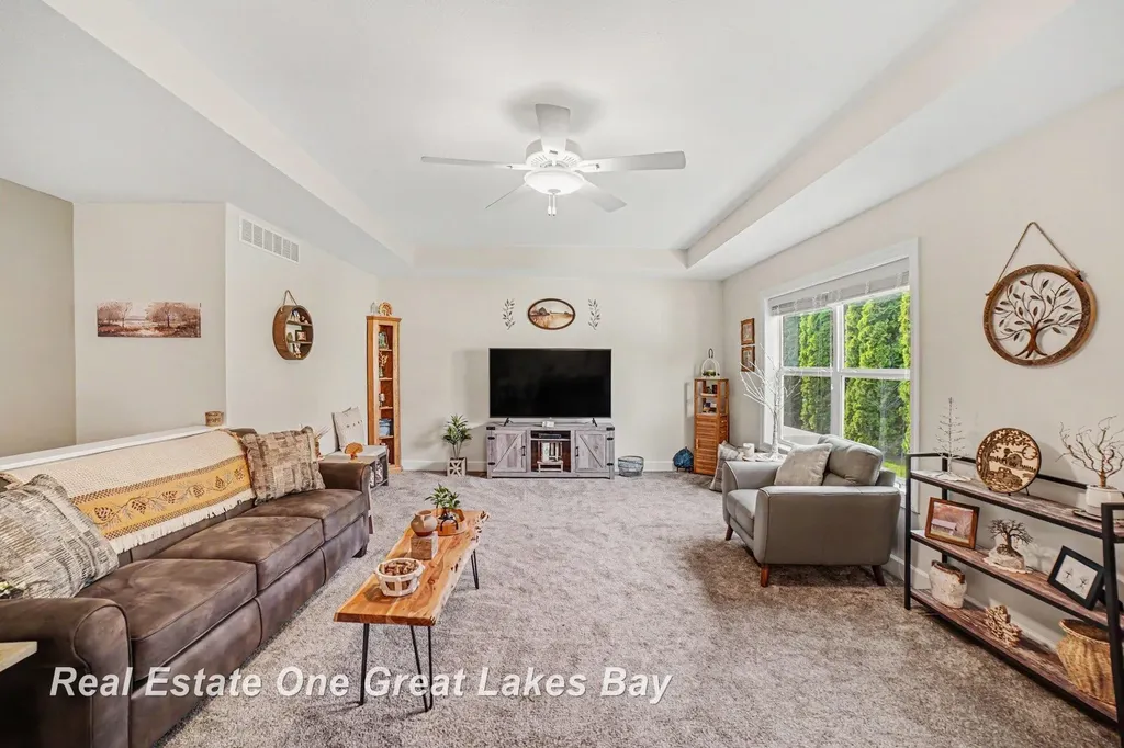 2619 Kitty Hawk Circle Midland City MI 48642