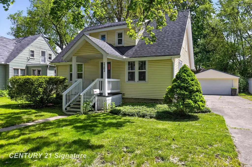 1202 Jerome Street Midland City MI 48640