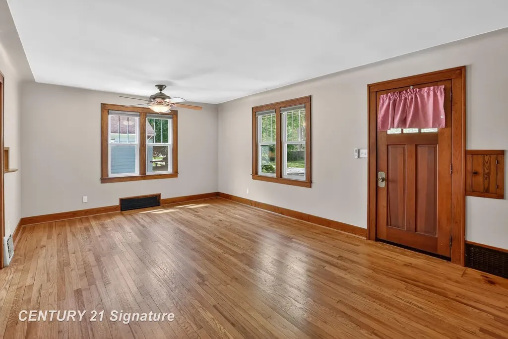 1202 Jerome Street Midland City MI 48640