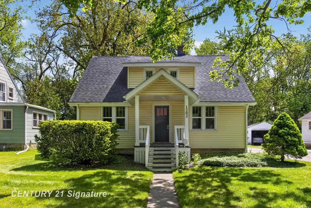 1202 Jerome Street Midland City MI 48640