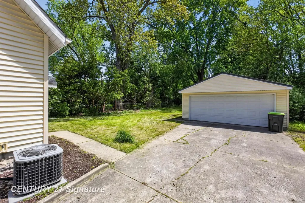 1202 Jerome Street Midland City MI 48640