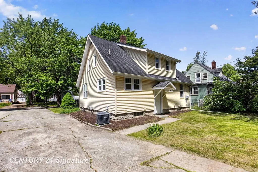 1202 Jerome Street Midland City MI 48640
