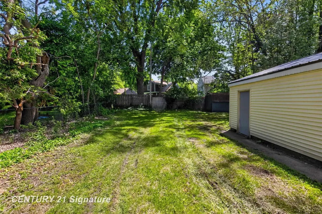 1202 Jerome Street Midland City MI 48640