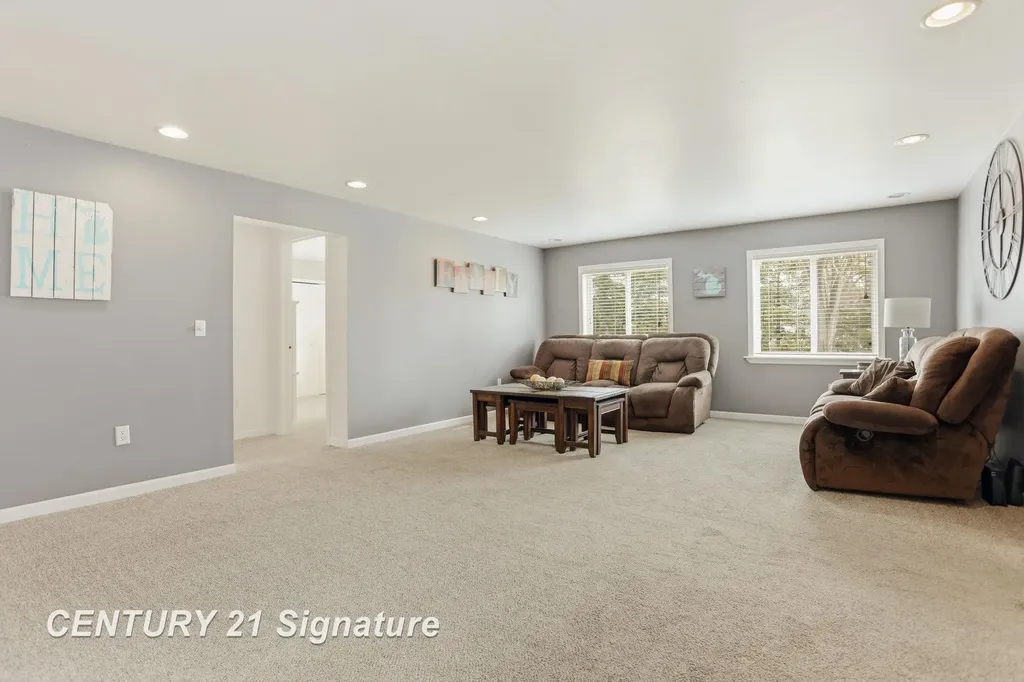 526 S Maple Street Richland Township MI 48626