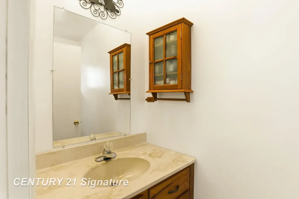 526 S Maple Street Richland Township MI 48626