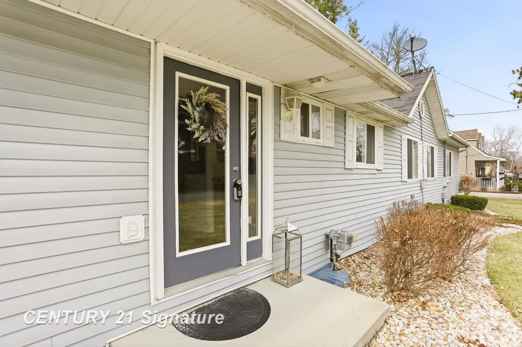 526 S Maple Street Richland Township MI 48626