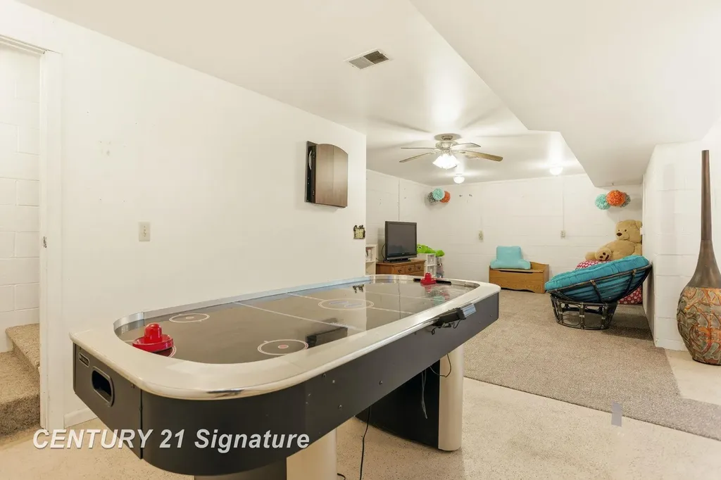526 S Maple Street Richland Township MI 48626