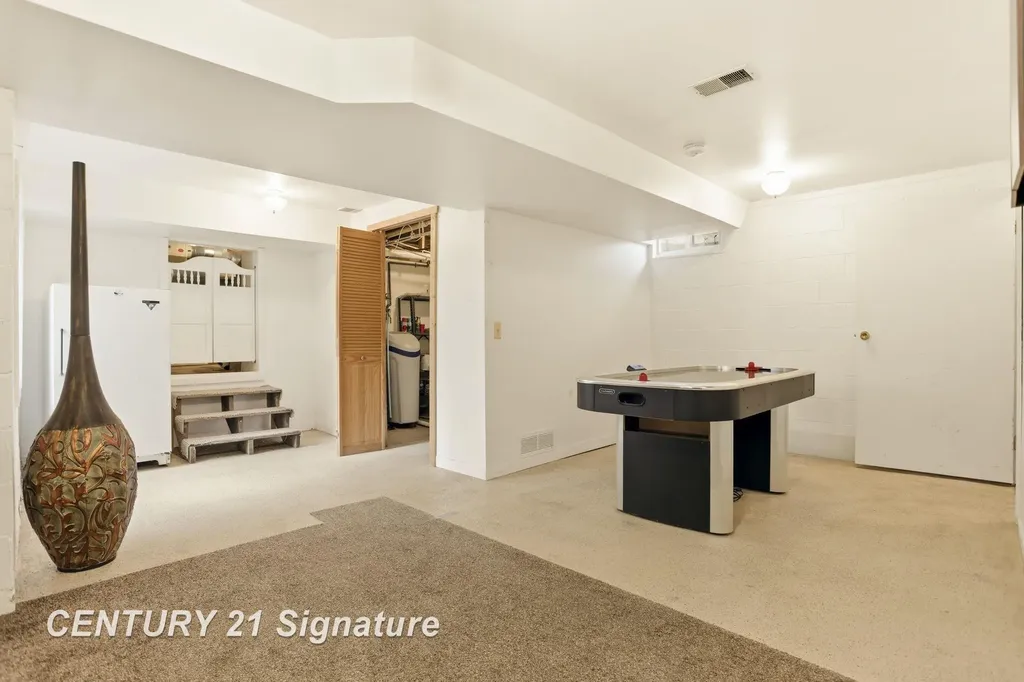 526 S Maple Street Richland Township MI 48626