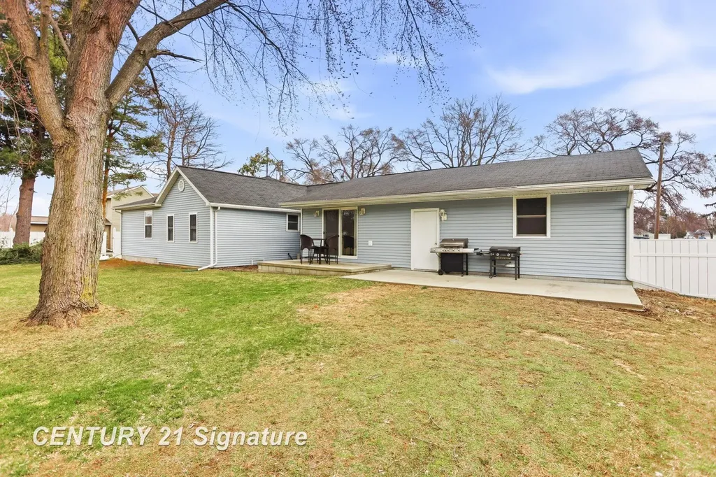 526 S Maple Street Richland Township MI 48626