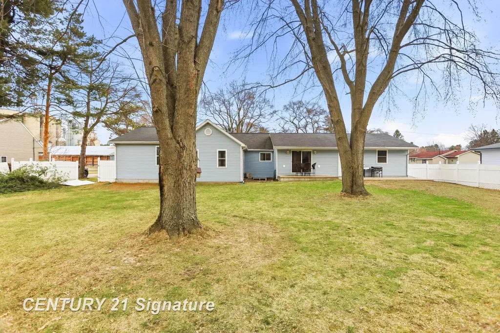 526 S Maple Street Richland Township MI 48626