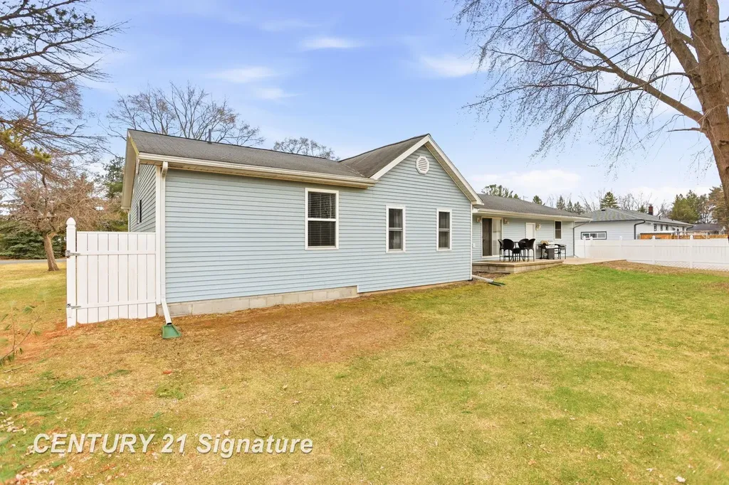 526 S Maple Street Richland Township MI 48626