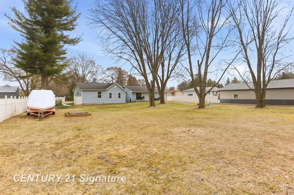 526 S Maple Street Richland Township MI 48626