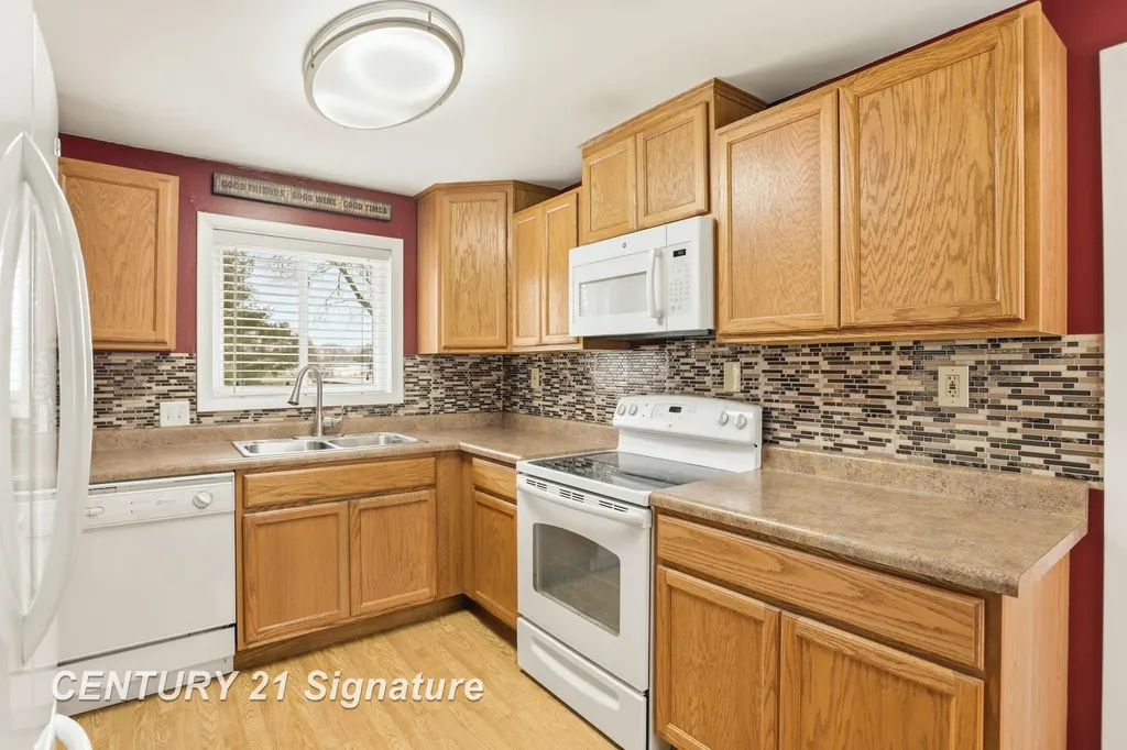 526 S Maple Street Richland Township MI 48626