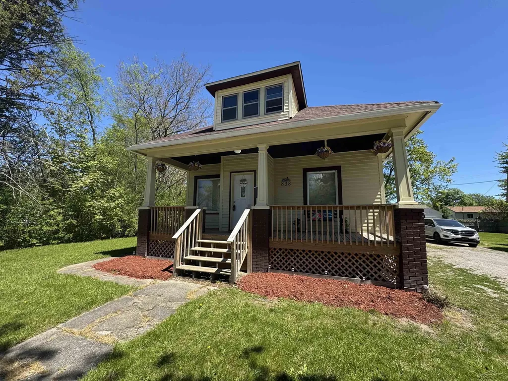 838 S 13th Street Saginaw City MI 48601
