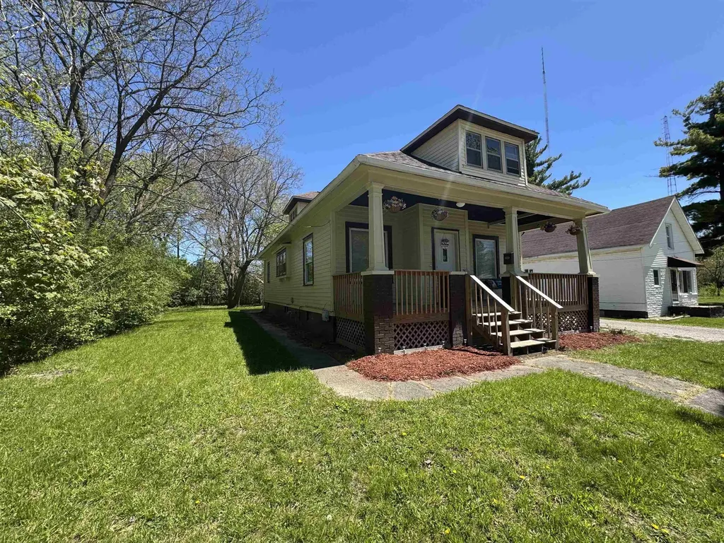 838 S 13th Street Saginaw City MI 48601