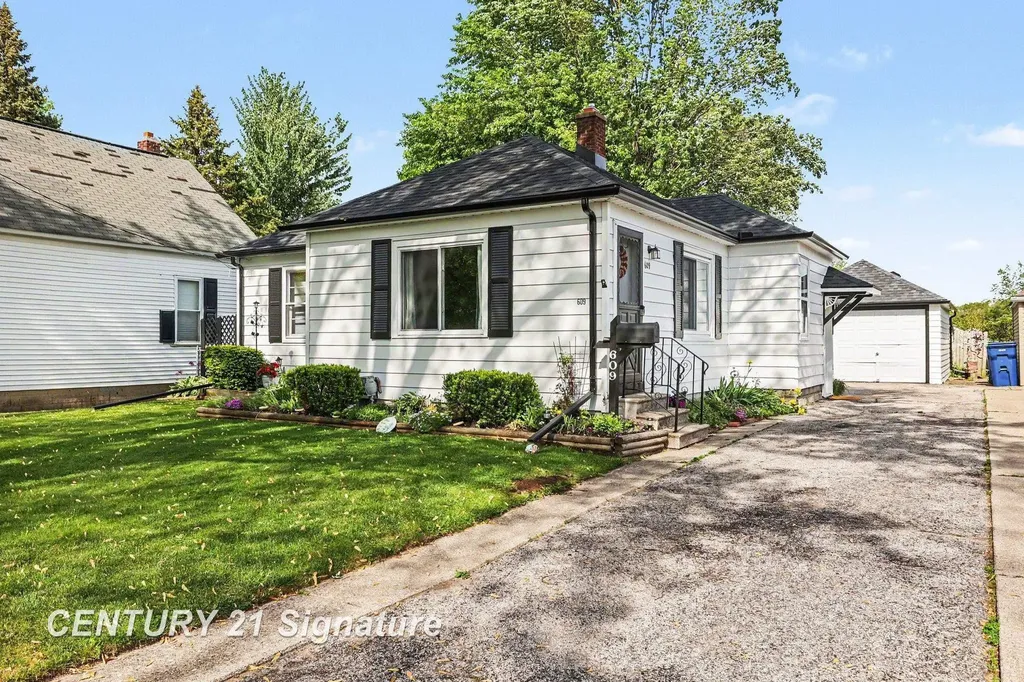 609 S Alp Street Bay City City MI 48706