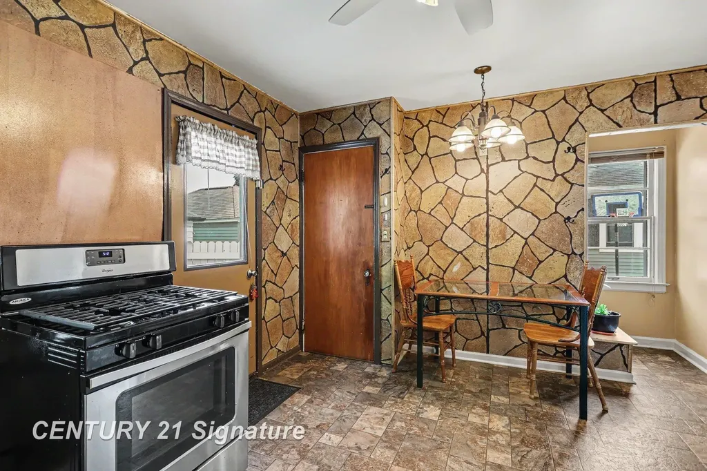 609 S Alp Street Bay City City MI 48706