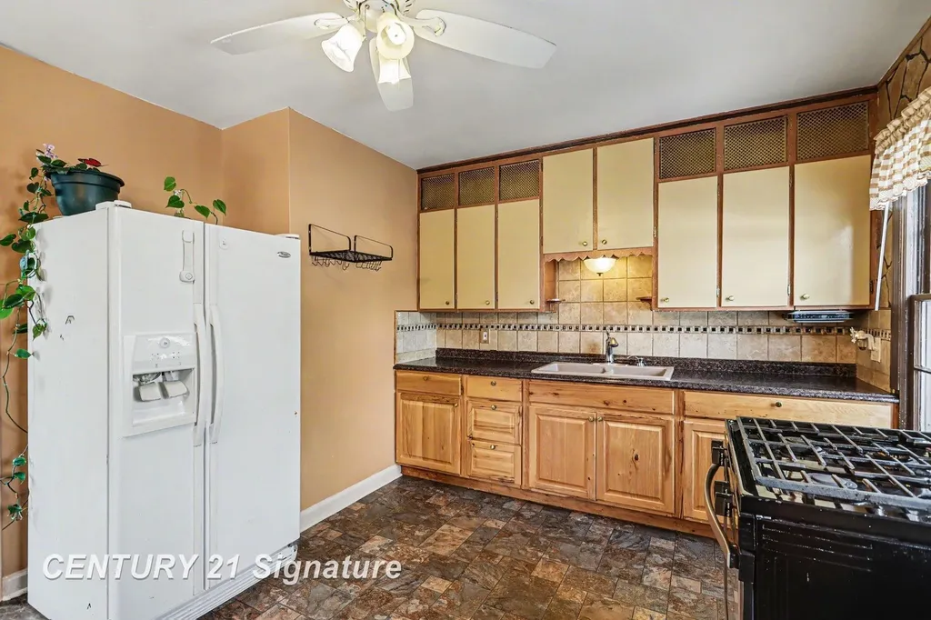 609 S Alp Street Bay City City MI 48706