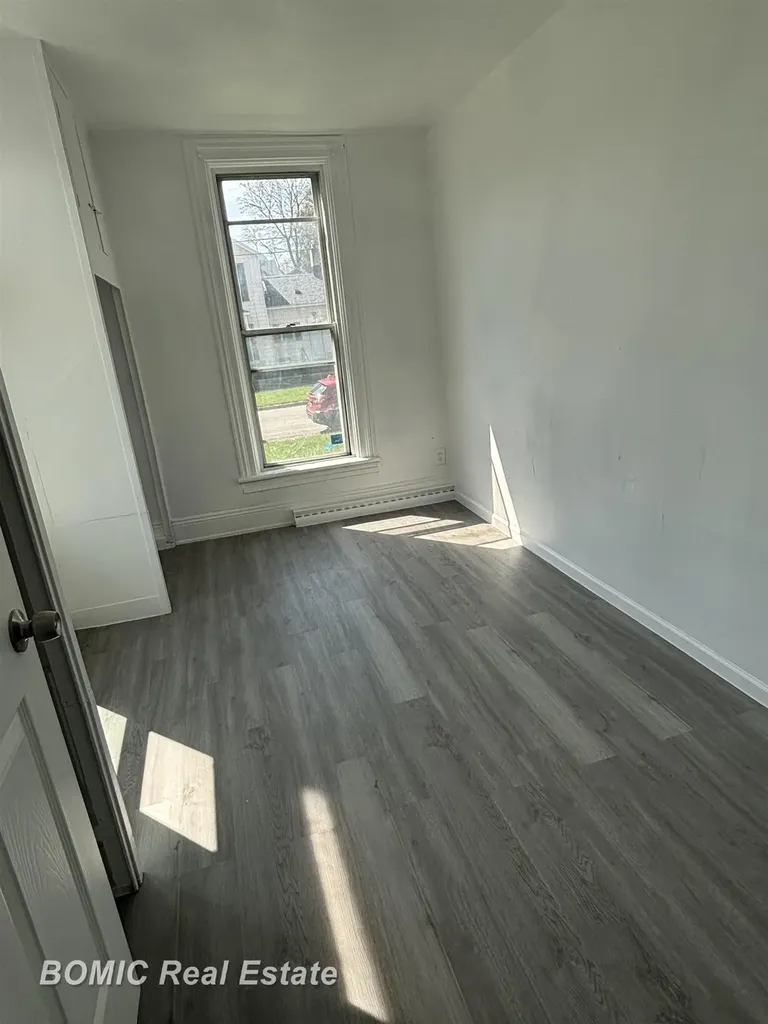 106 S Chilson Street Bay City City MI 48706
