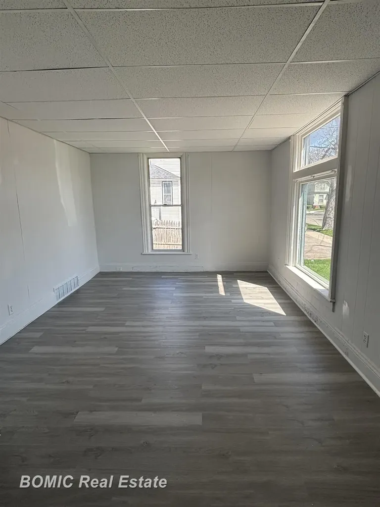106 S Chilson Street Bay City City MI 48706