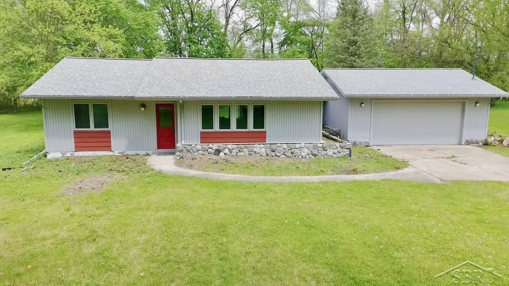 3087 E Gordonville Road Midland Charter Township MI 48640