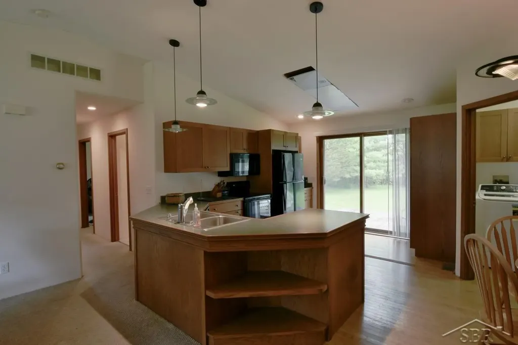 3087 E Gordonville Road Midland Charter Township MI 48640