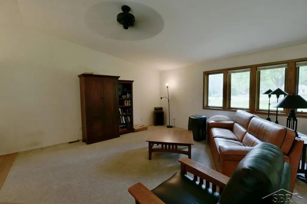 3087 E Gordonville Road Midland Charter Township MI 48640