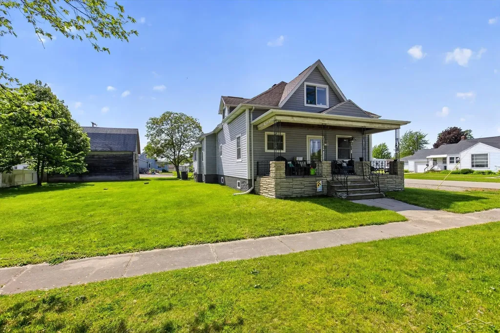 304 S Fifth Street Sebewaing Village MI 48759